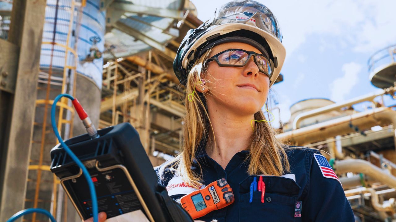 Empleos en Campos Petroleros: Rutas de Formación, Progresión Profesional y Oportunidades