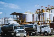 Empleos de Conductor de Camión en Campos Petroleros: Carreras Lucrativas en Transporte y Energía