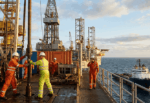 Empleos en Plataformas Petroleras – Descubre carreras energéticas bien remuneradas y con potencial de crecimiento