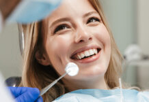 Implantes Dentales Económicos para Adultos Mayores: Opciones y Ayuda